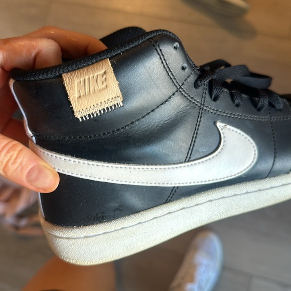 Nike high top black sneakers - size 6.5 - Picture 2 of 5